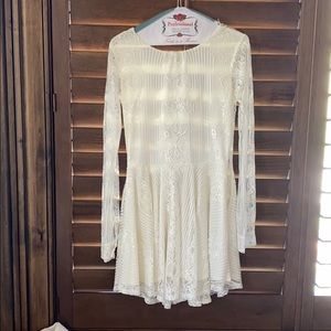 Lacy white backless dress